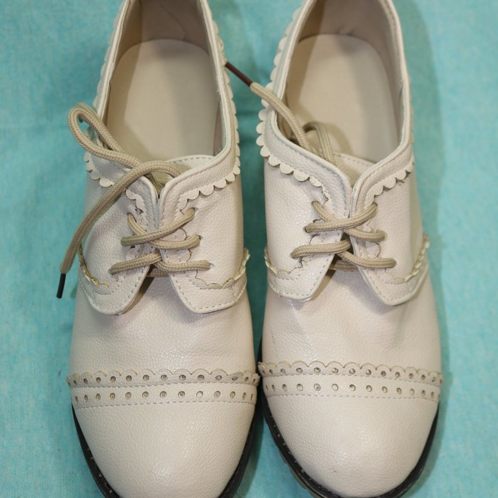 Cream casual oxford loafers with block heel